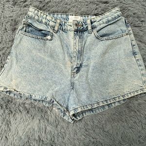 Cotton On Light-wash women’s jean shorts (mom jean)